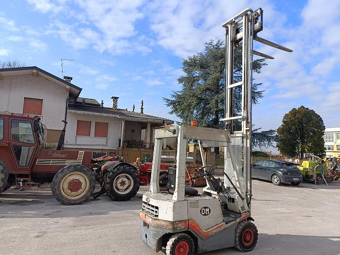 Usato Muletto OM Iveco modello DI 15 C 