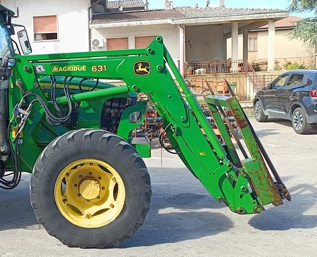 Usato Caricatore originale John Deere 631 con forche