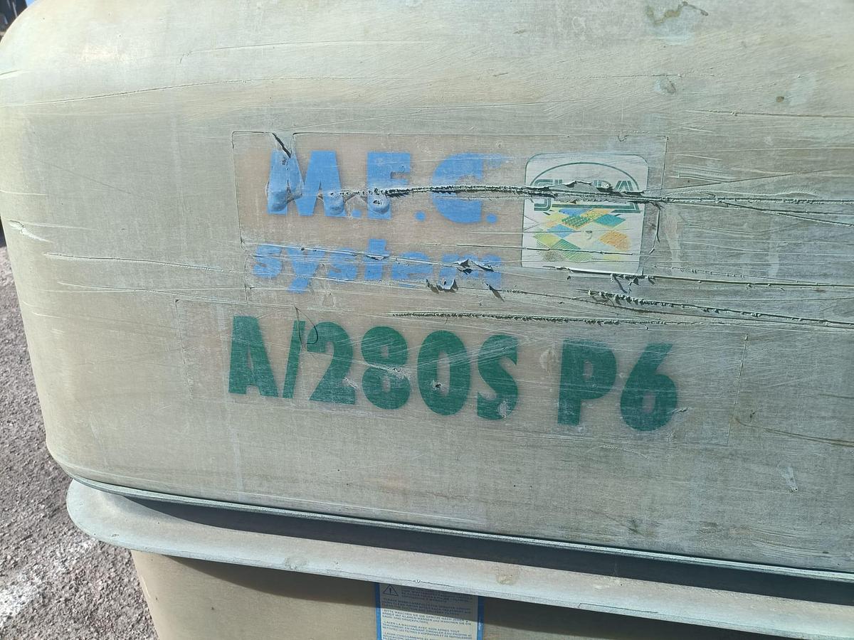 Usato Botte per trattamenti MFC da 650L-per vigneto o frutteto