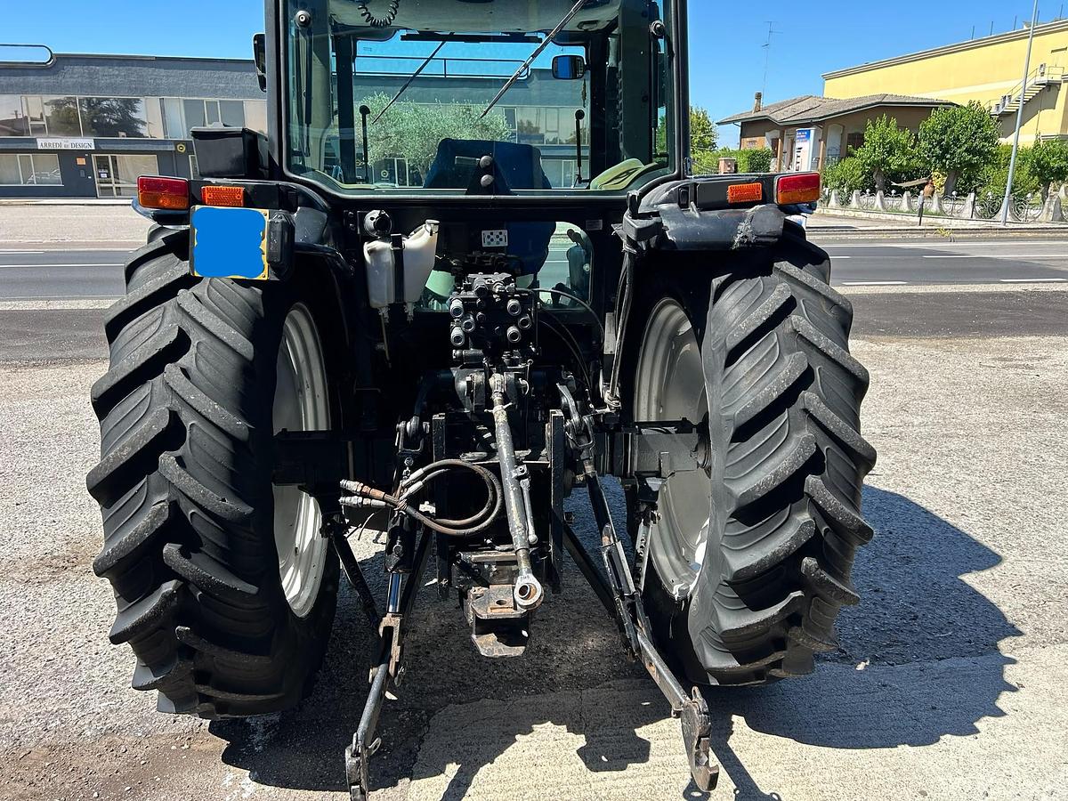 Usato new holland T 4040- freni olio 140q