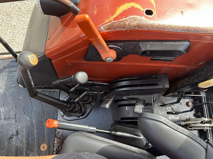 Usato New Holland L 85- CV 85- Cilindri 4- anno 1998