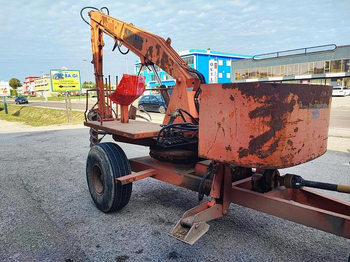 Usato Caricaletame industriale trainato Lo-Ma LM 1000