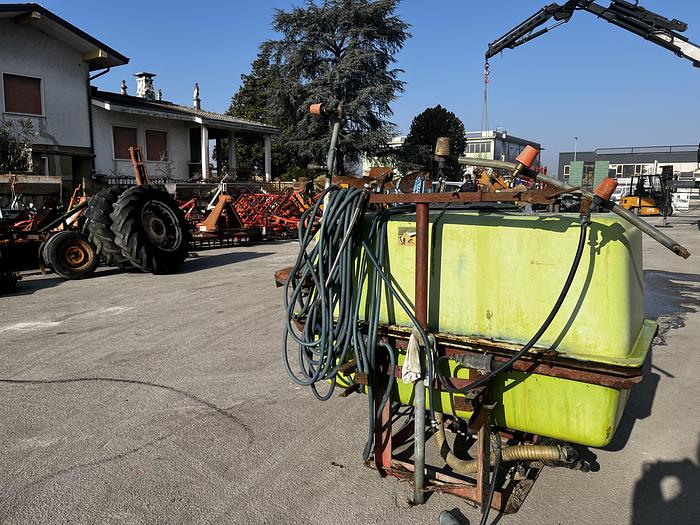 Usato Botte diserbo 6q con archi per trattamenti