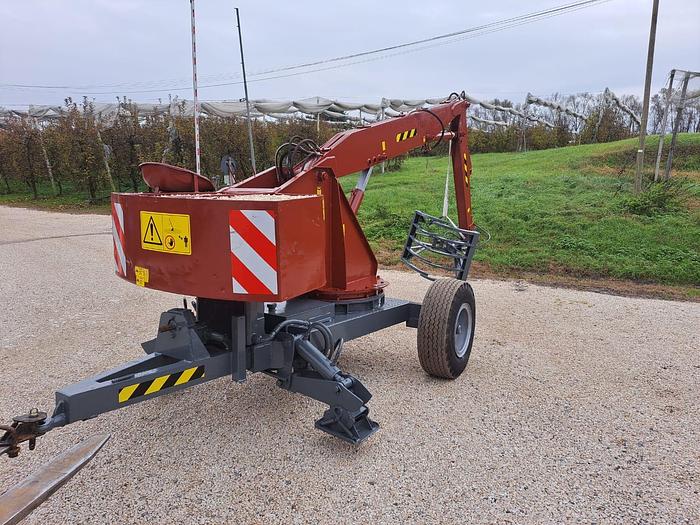 Usato Caricaletame con staffe idrauliche