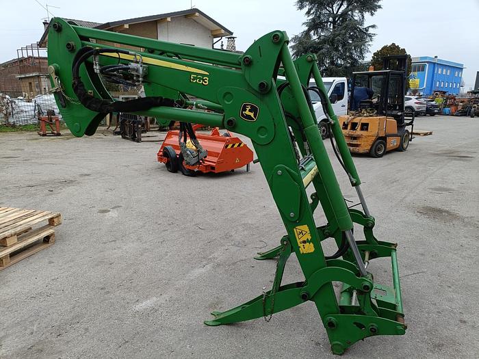 Usato Caricatore John Deere 583 con staffe e joystick