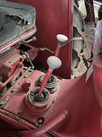 Usato International 824 - cilindri 4 - cavalli 90