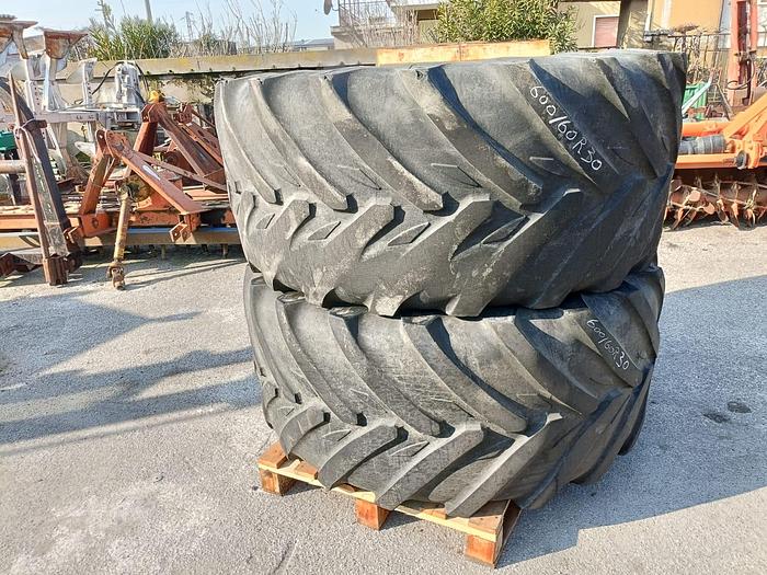 Usato Gomme varie con cerchio o senza