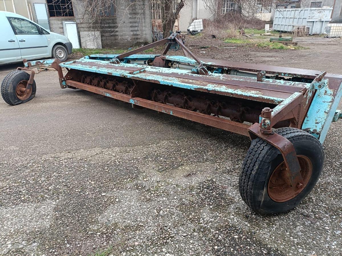 Usato trincia Nobili da 4,60m circa con carrello