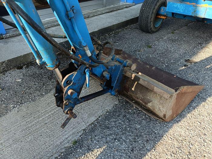 Usato Caricaletame trainato marca Isoli modello CD500