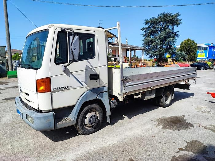 Usato Autocarro Nissan Atleon 120.3