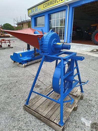 Usato Mulino per cereali a cardano con crivelli