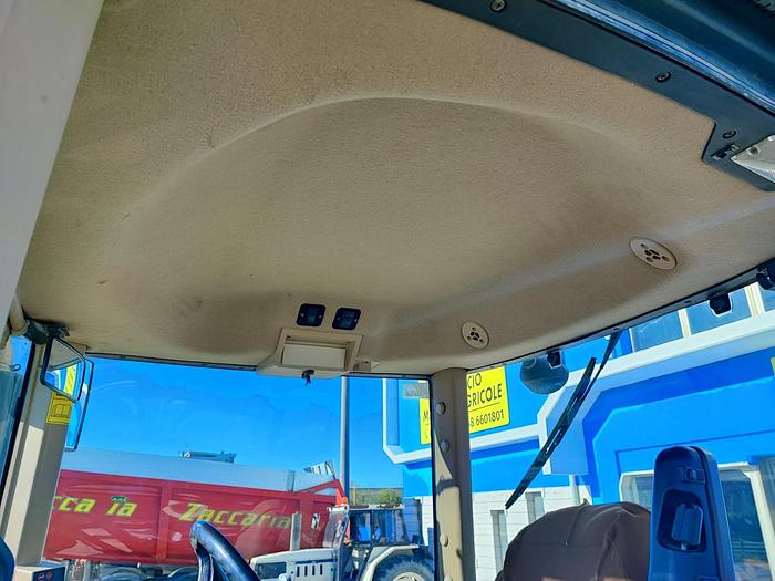 Usato John Deere 8330 -cambio e motore nuovi