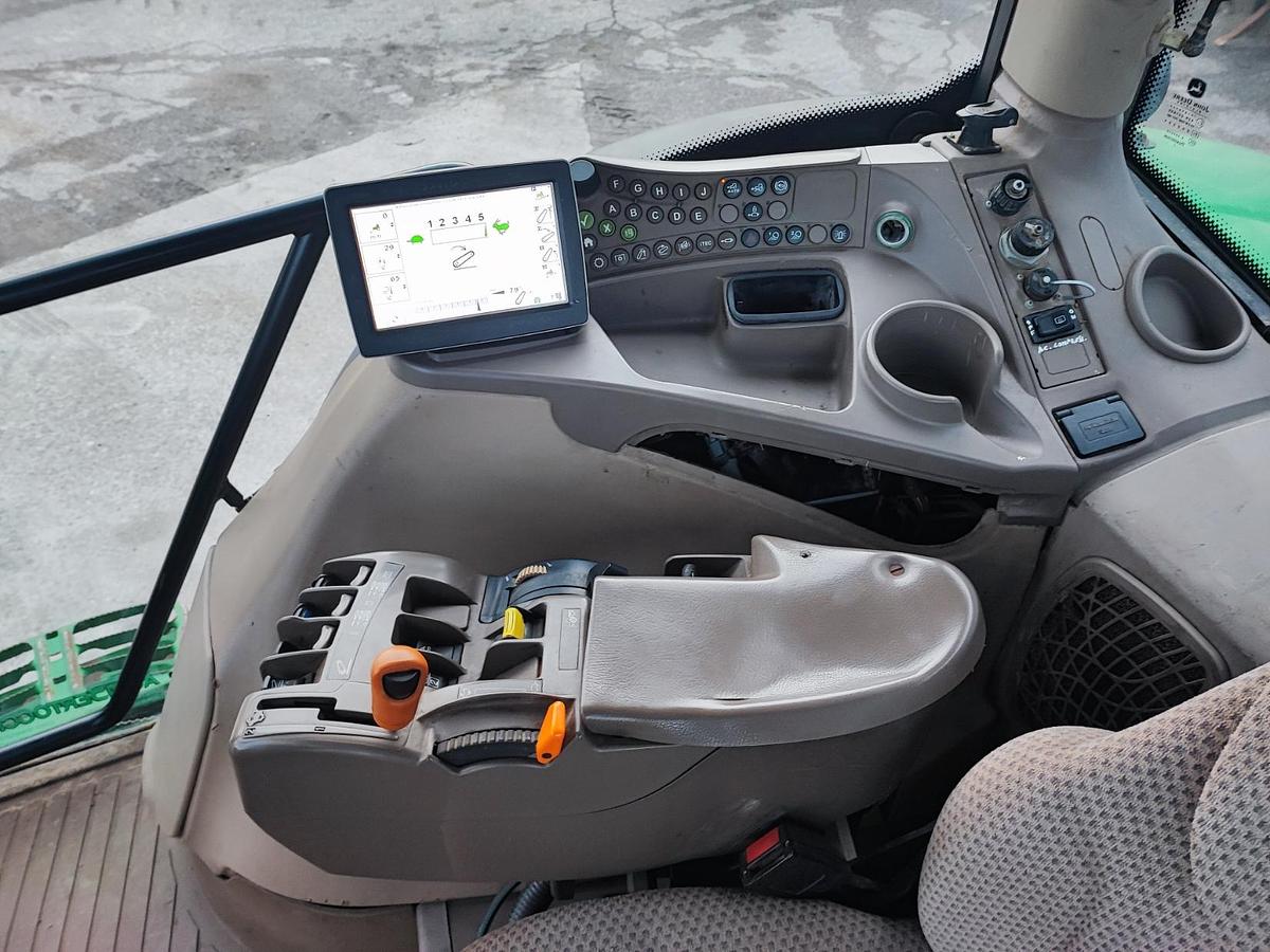 Usato John Deere 6210R-CAMBIO E MOTORE RIFATTO