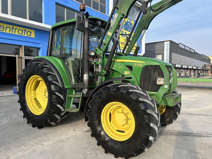 Usato John Deere 6330 con caricatore- freni ad aria 200q