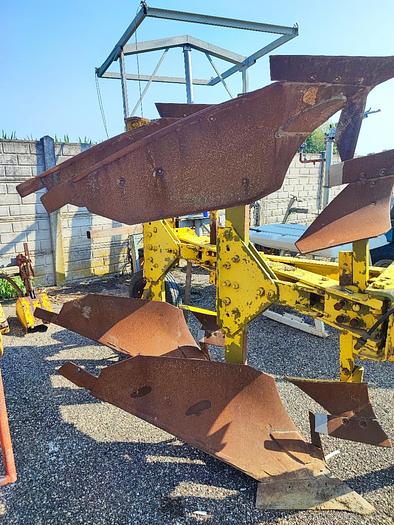 Usato Aratro bivomere pesante Moro