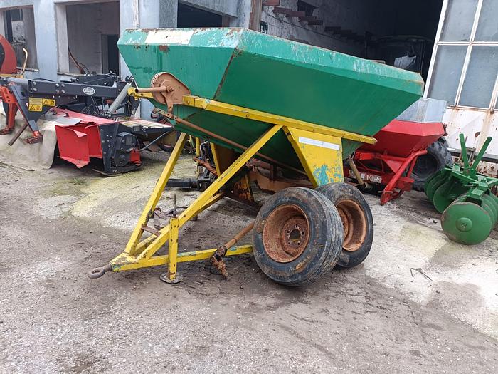 Used Spandi sale o concime marca Deilani