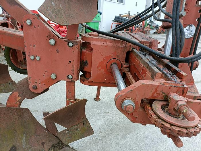 Usato Aratro bivomere idraulico dentro e fuori solco