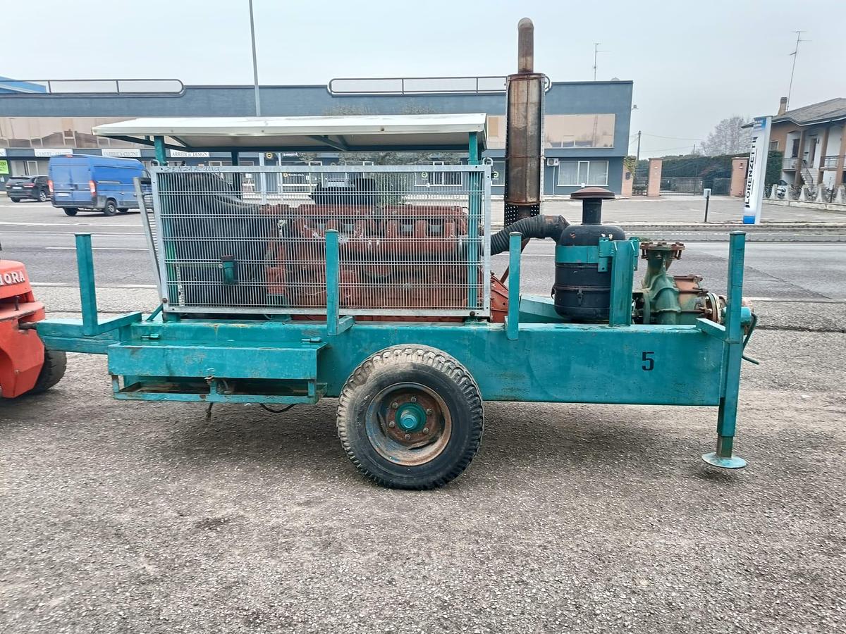 Usato gruppo motopompa con motore da camion 6 cilindri