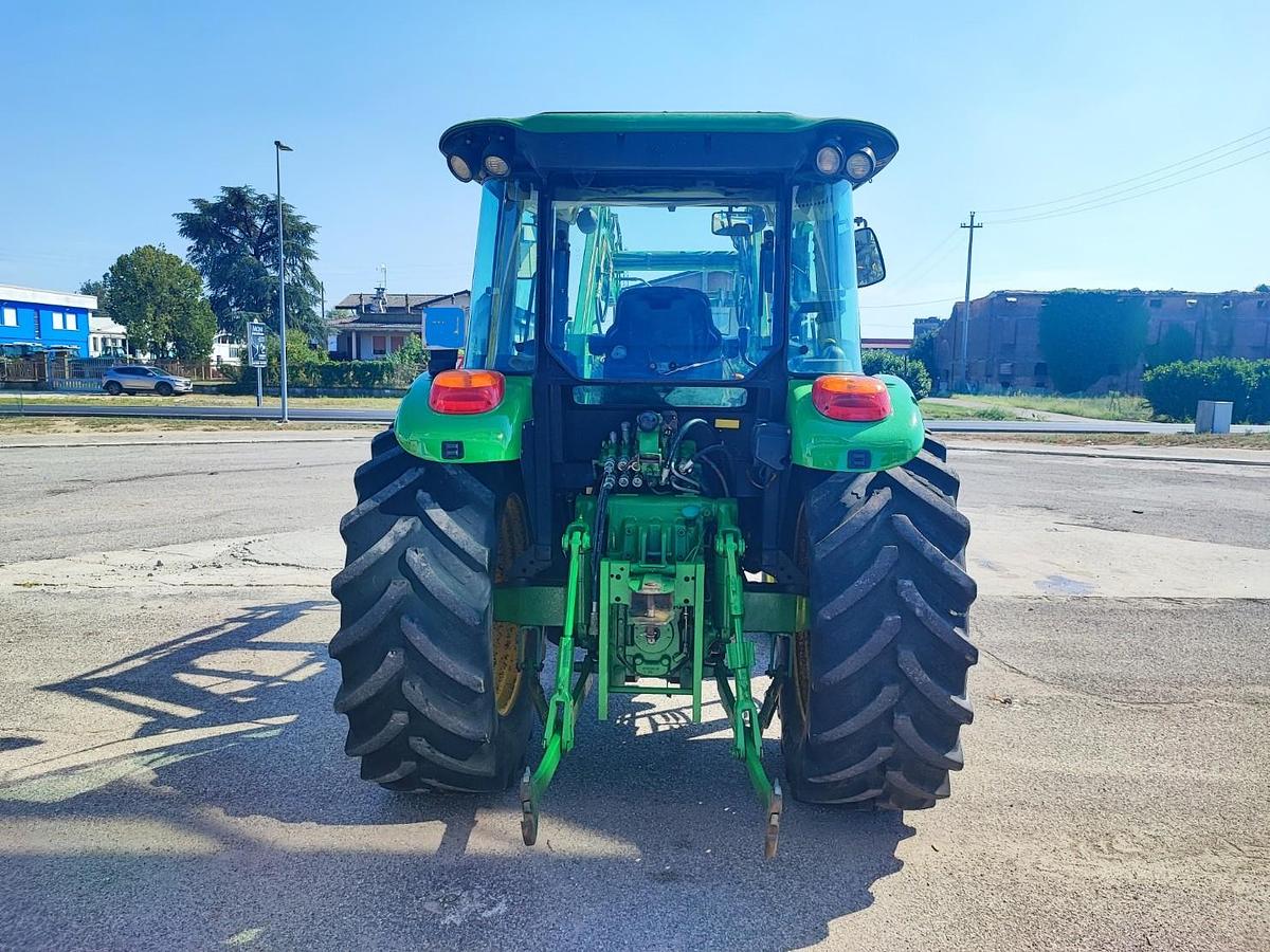 Usato John Deere 5820 caricatore JD 551