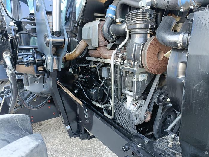 Usato Valtra N92 con caricatore Valtra 45