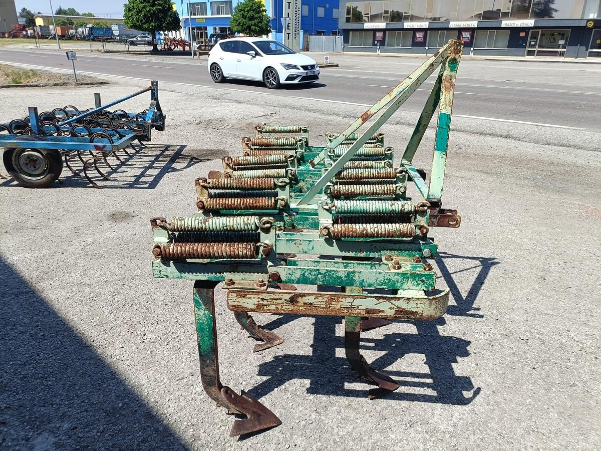 Usato estirpatore a molle da 2,20 metri