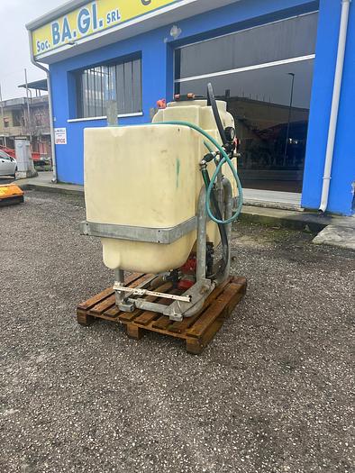 Usato Botte per diserbo da 6 quintali senza archi