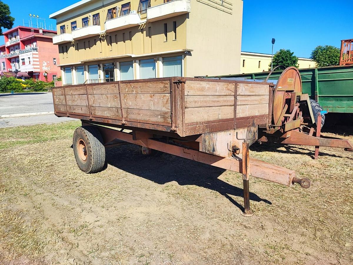 Usato Rimorchio agricolo artigiano trazionato