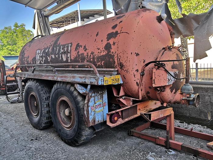 Usato Botte Liquame Bossini 80 q. Targa e libretto