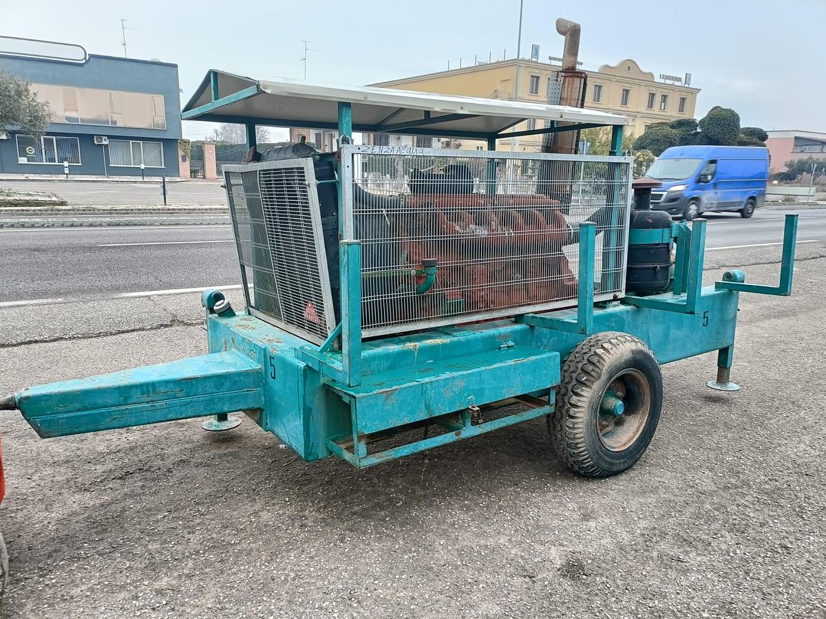 Usato gruppo motopompa con motore da camion 6 cilindri