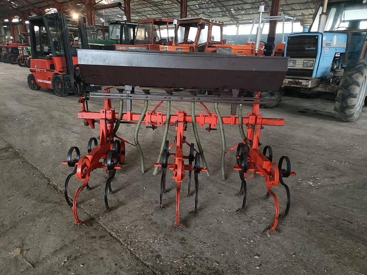 Usato sarchio con spandiconcime da 1,95m