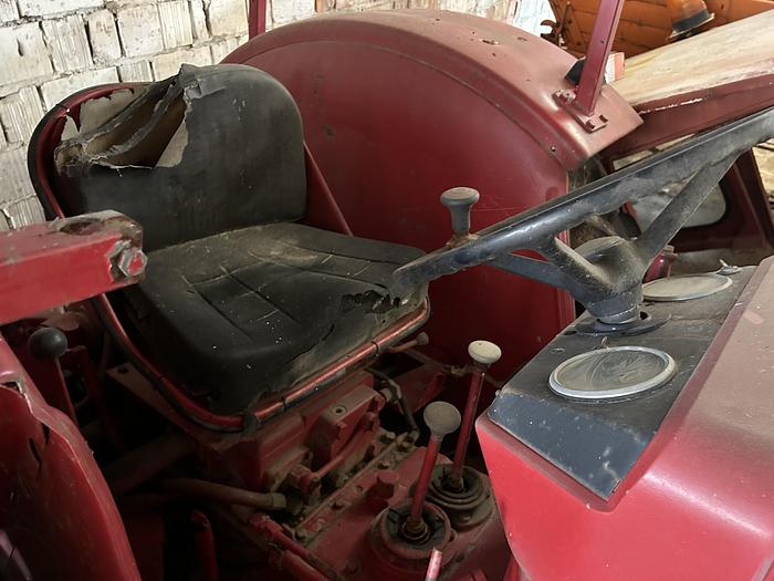 Usato International 824 - cilindri 4 - cavalli 90