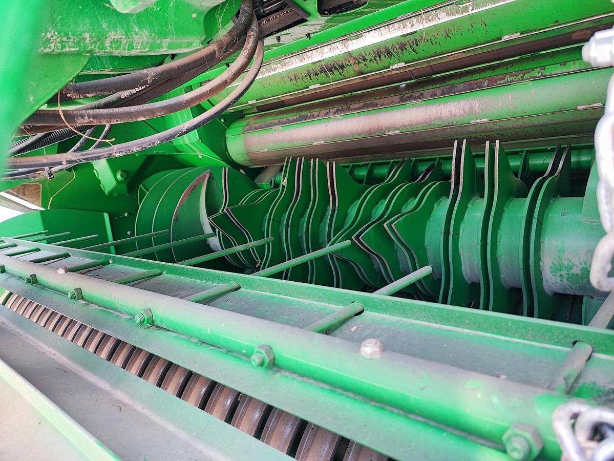 Usato Rotopressa John Deere V451R-anno 2020-750 balle