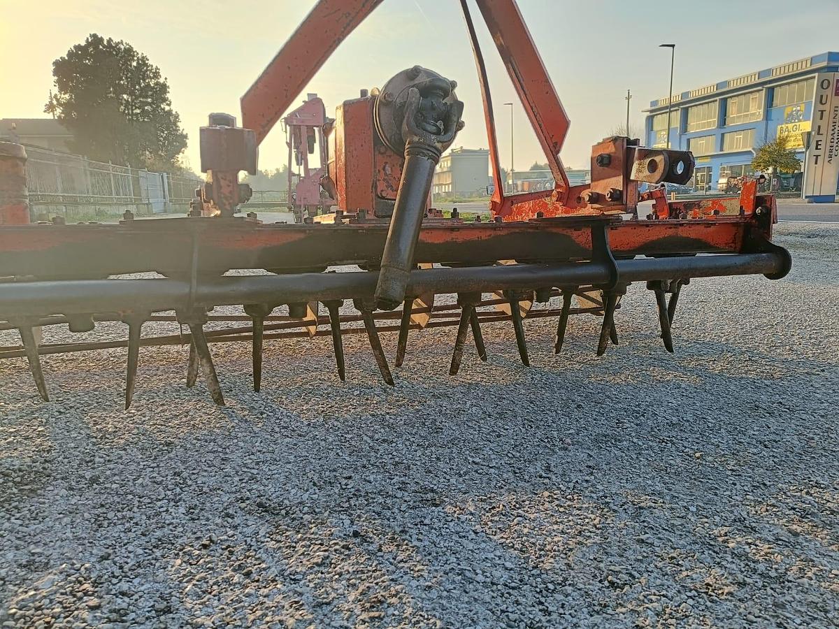 Usato Erpice rotante Breviglieri mod. TV 250 con rullo a gabbia