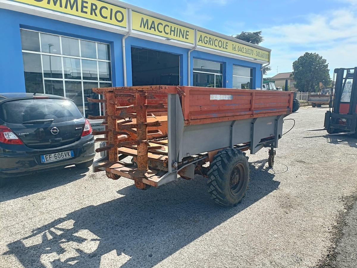 Usato Spandiletame da vigneto o frutteto frazionato