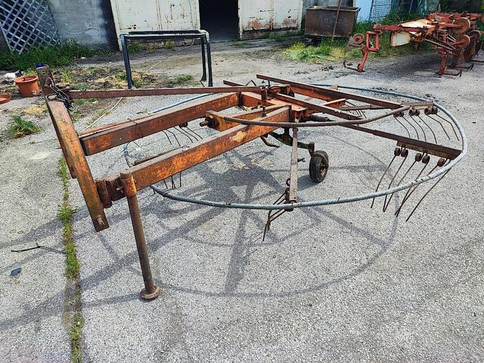 Usato Girello per fieno a giostra marca Galvani