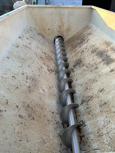 Usato Rimorchietto da uva con coclea sottostante