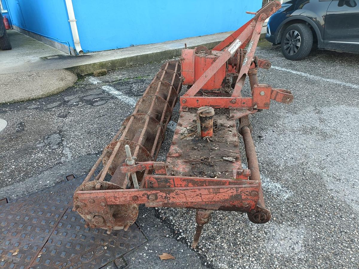 Usato Erpice rotante Breviglieri mod. TV 250 con rullo a gabbia