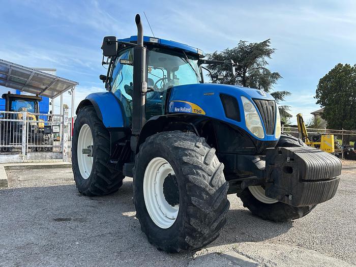 Usato New Holland T7040 autocommand- fr. aria e olio