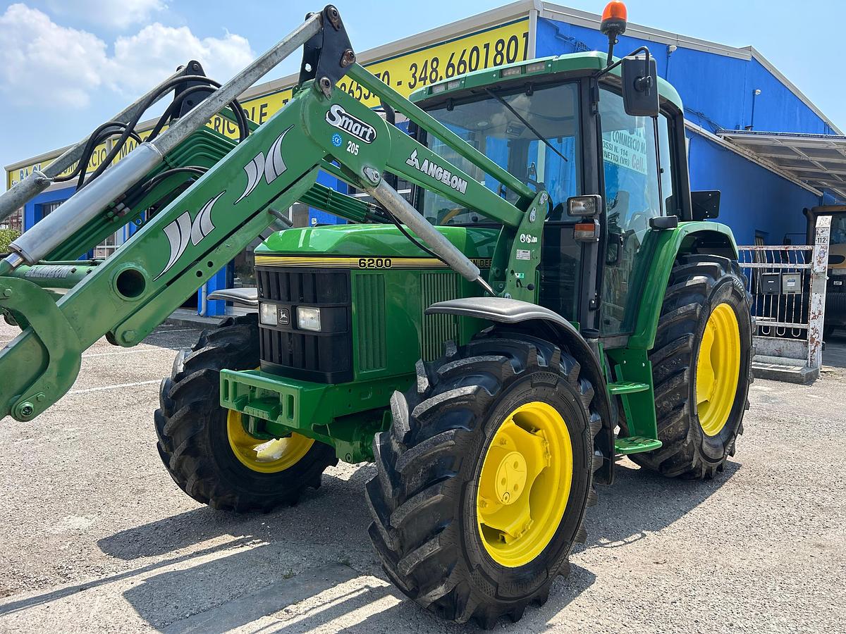 Usato John Deere 6200 AS- caricatore Angeloni con benna
