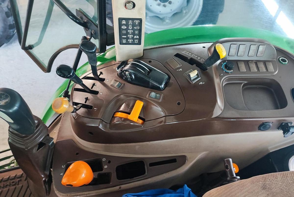Usato John Deere 5620-caricatore e forche