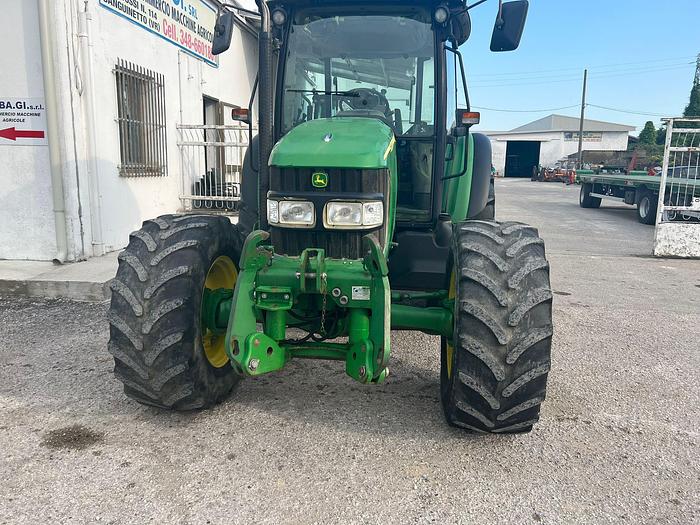 Usato John Deere 5820- freni ad aria- sollevatore ant.
