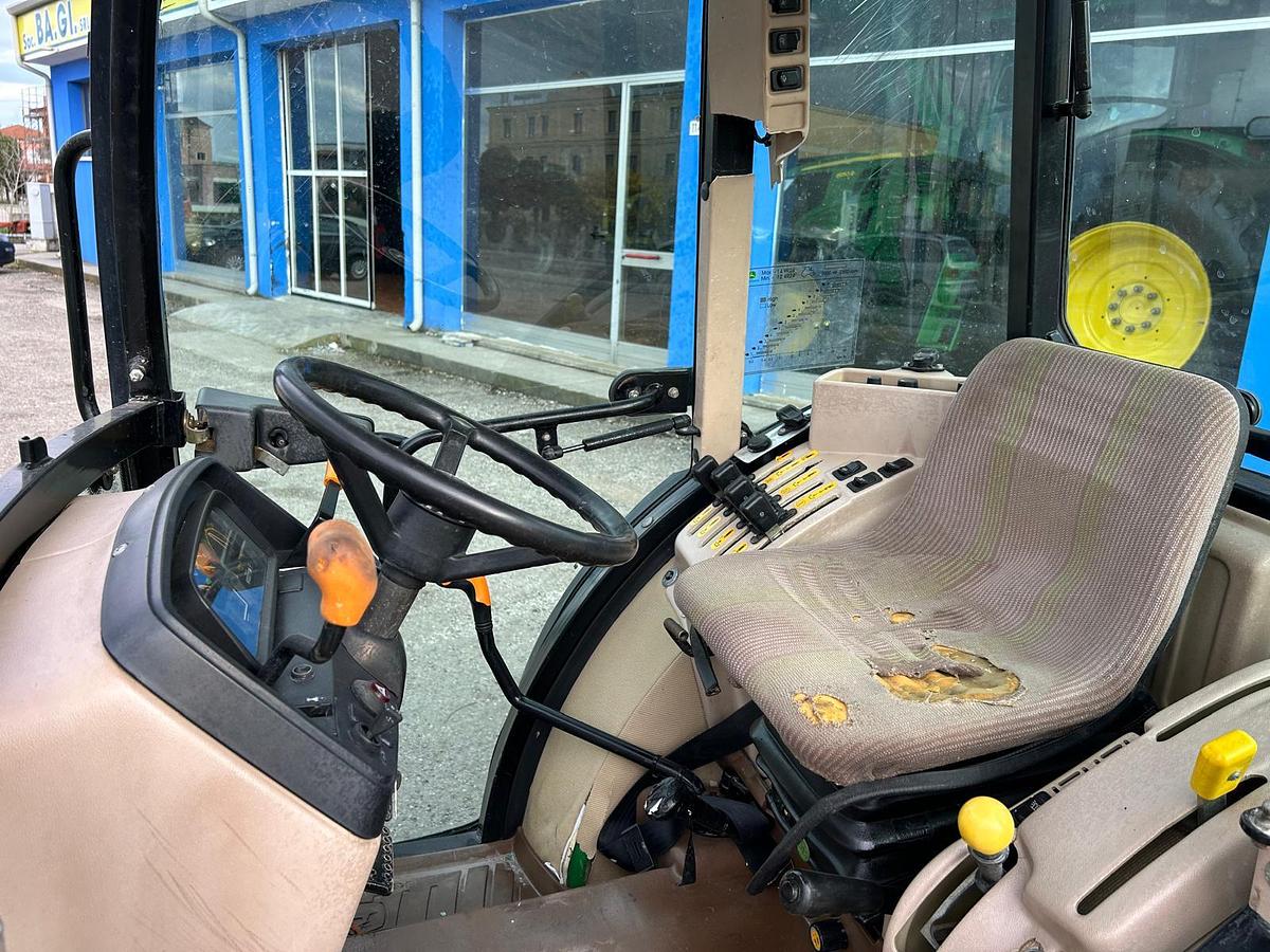 Usato john deere 5615 F-frutteto e vigneto- freni ad olio