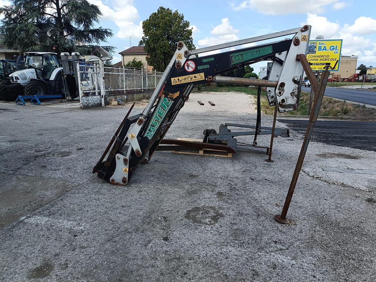 Usato caricatore frontale Nocese AN678 x Fendt