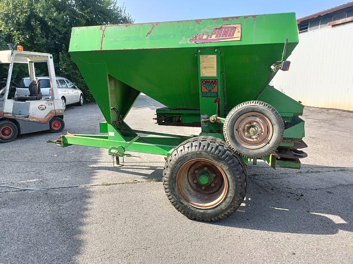 Usato Spandiconcime trainato Eurospand da 12q con catene