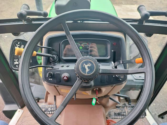 Usato John Deere 5515 DT-inversore-freni olio 120q