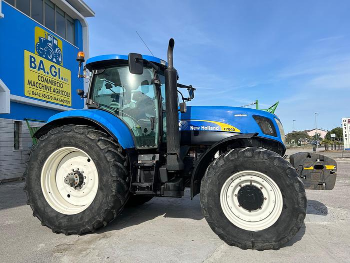 Usato New Holland T7040 autocommand- fr. aria e olio