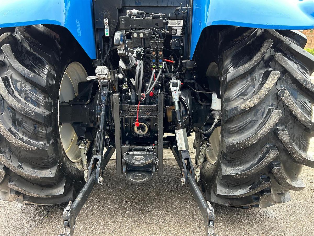 Usato New Holland T 7.210- soll. e PTO anteriori