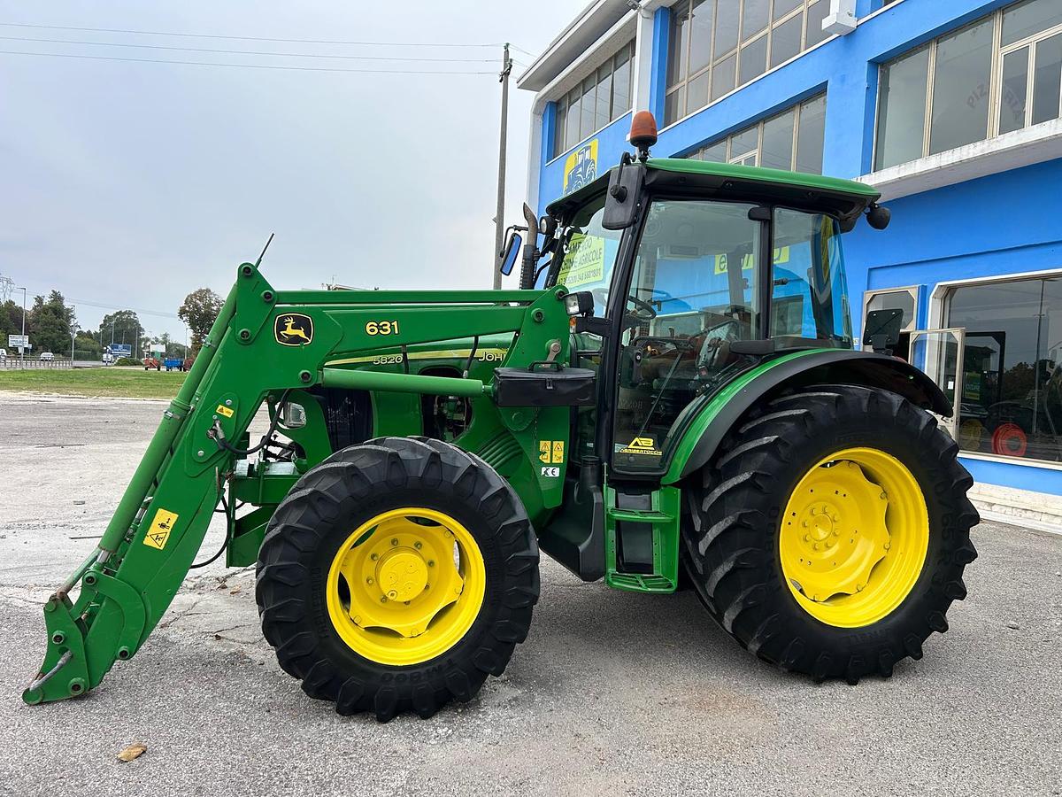 Usato John Deere 5820 caricatore JD631