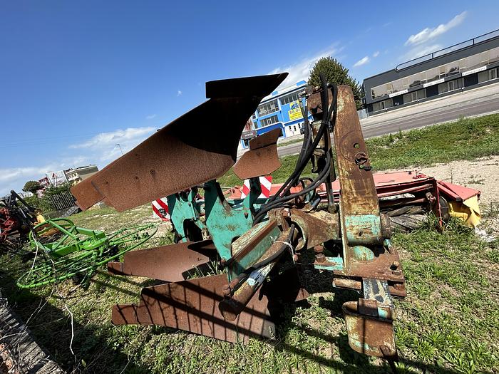 Usato Aratro bivomere Lago con spostamento idraulico