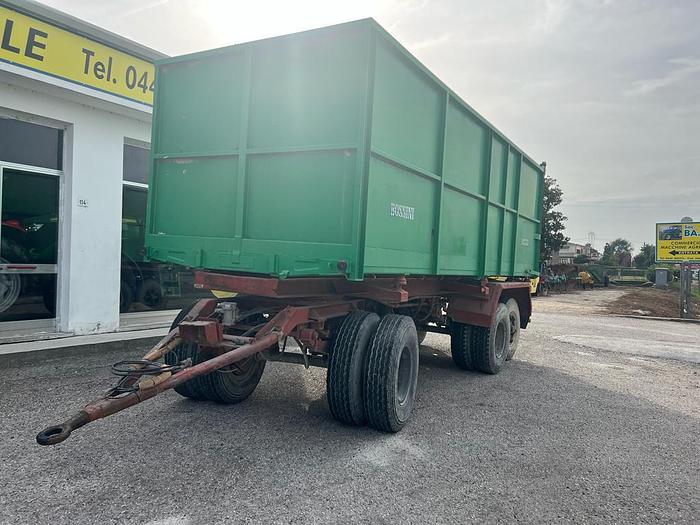 Usato Rimorchio Agricolo 3 assi ribaltabile posteriore